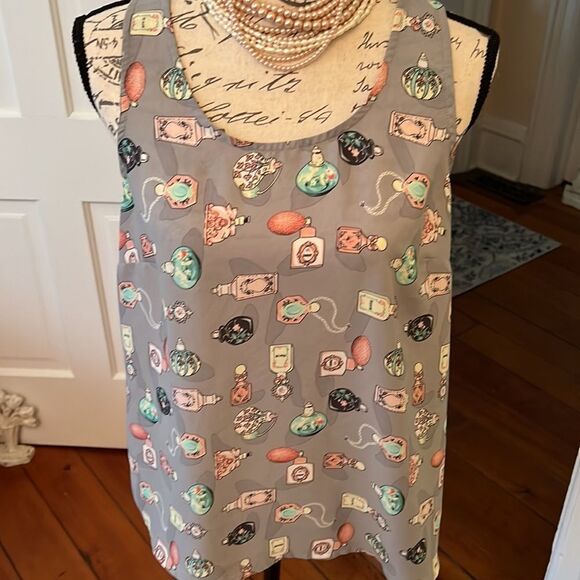 #COQUETTE-GIRL *French Chic* Perfume Bottle Print Tank Sz M EUC - Picture 4 of 9